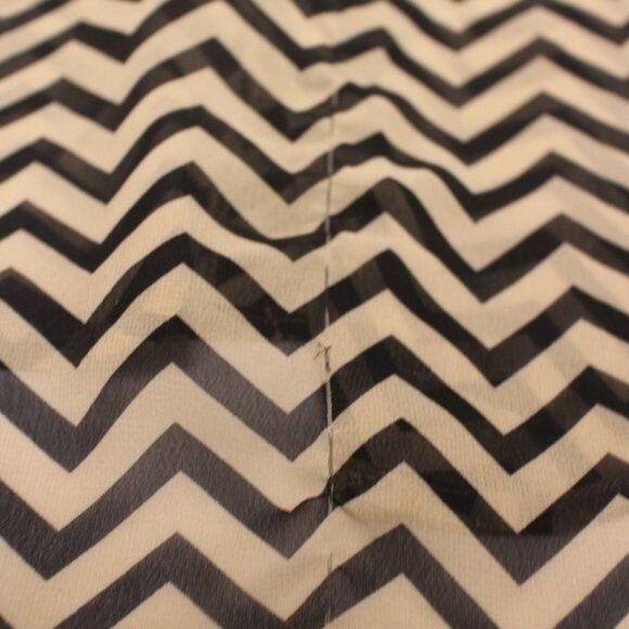 Alloy Tan & Black Hi Lo Chevron Blouse Size S - Picture 8 of 8